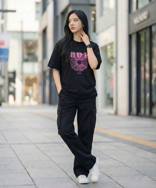 September SEOUL（セプテンバーソウル）の「BDFフラワープリントTシャツ（Tシャツ/カットソー・レディース・ホワイト/ブラック・FREE）」の5枚目の写真