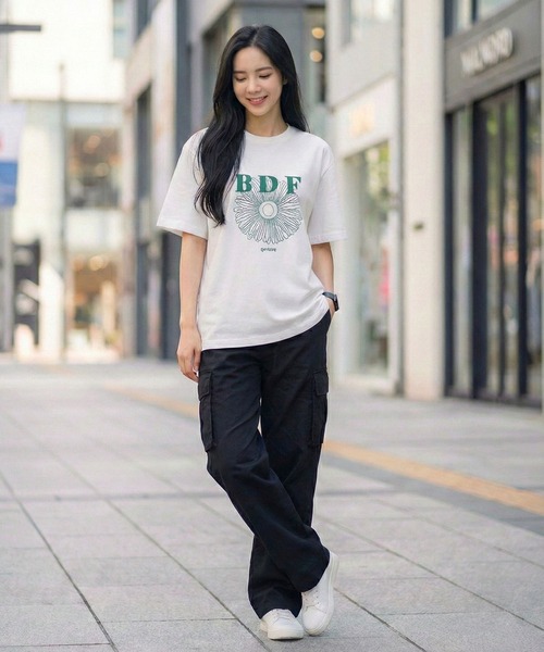 September SEOUL（セプテンバーソウル）の「BDFフラワープリントTシャツ（Tシャツ/カットソー・レディース・ホワイト/ブラック・FREE）」の8枚目の写真