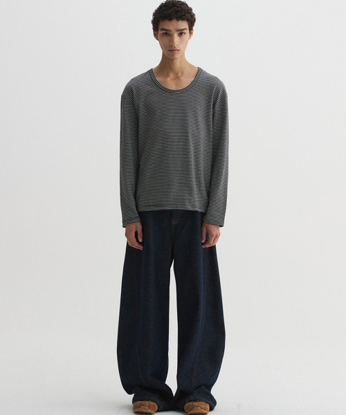 DNSR（ディーエヌエスアール）の「ストライプUネックロングスリーブブラック（Tシャツ/カットソー・メンズ・その他・MEDIUM/LARGE/X-LARGE）」の2枚目の写真