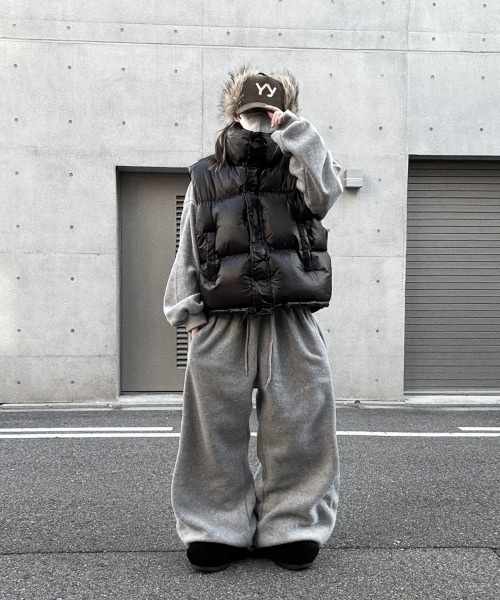 YACA（ヤーカ）の「Cropped Fleece Zip Tops/クロップドフリースジップトップス（ジャージ・レディース・ブラウン/グレー・FREE）」の11枚目の写真