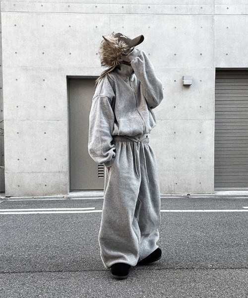 YACA（ヤーカ）の「Cropped Fleece Zip Tops/クロップドフリースジップトップス（ジャージ・レディース・ブラウン/グレー・FREE）」の17枚目の写真
