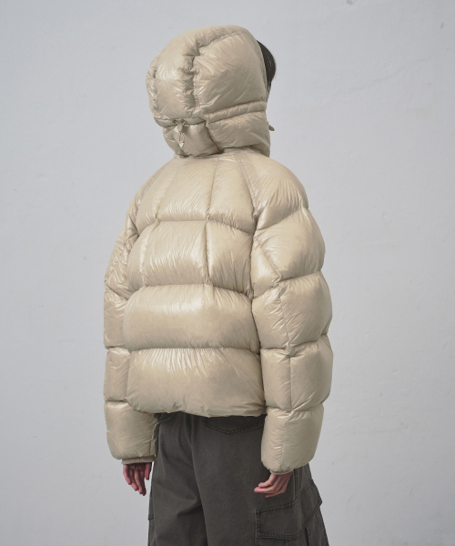 MUSINSA STANDARD WOMAN（ムシンサスタンダードウーマン）の「[シティレジャー] ウィメンズシアリップストップフード付きダウンショートパディングジャケット [ライトベージュ]（ダウンジャケット/コート・レディース・その他・SMALL/MEDIUM/LARGE/X-SMALL）」の3枚目の写真