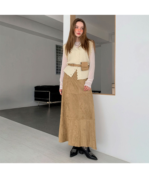 VASCARA(バスカラ)の「Suede Flare Long Skirt (3colors)(スカート・レディース・ベージュ/ブラウン/グレー・SMALL/MEDIUM)」の3枚目の写真