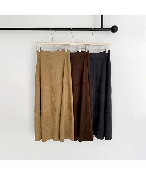 VASCARA(バスカラ)の「Suede Flare Long Skirt (3colors)(スカート・レディース・ベージュ/ブラウン/グレー・SMALL/MEDIUM)」の2枚目の写真