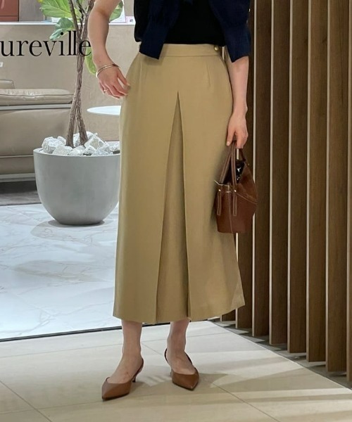allureville(アルアバイル)の「ボックスプリーツペンシルスカート(スカート・レディース・ネイビー/ベージュ・1/2)」の2枚目の写真