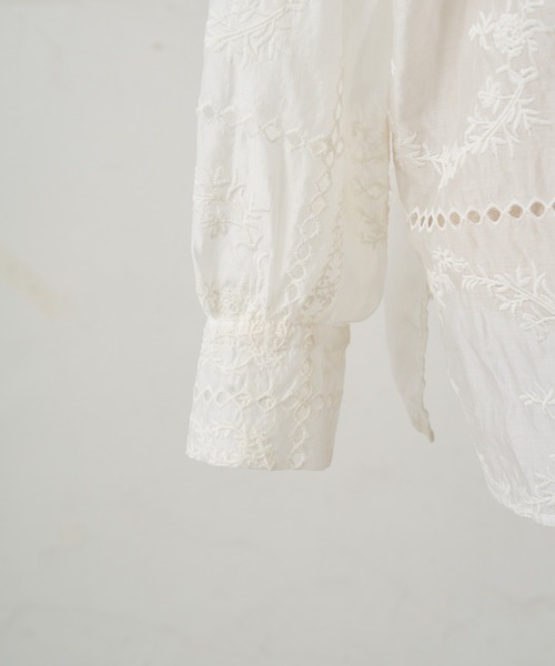 PUAL CE CIN（ピュアルセシン）の「パッチワーク刺繍レースブラウス（シャツ/ブラウス・レディース・オフホワイト/ブラック・FREE）」の14枚目の写真