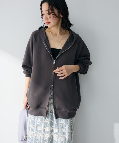 Green Parks(グリーンパークス)の「Bigサイズパーカー(スウェット・レディース・ホワイト系その他2/チャコールグレー/杢グレー・FREE)」の4枚目の写真