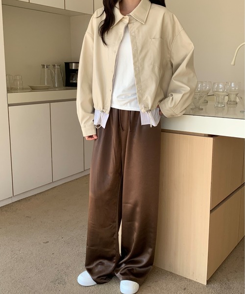 ROOPTOKYO(ループトウキョウ)の「シャツドッキング風フェイクレザーブルゾン 冬服(ブルゾン・レディース・アイボリー/ブラック・FREE)」の16枚目の写真