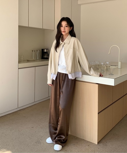 ROOPTOKYO(ループトウキョウ)の「シャツドッキング風フェイクレザーブルゾン 冬服(ブルゾン・レディース・アイボリー/ブラック・FREE)」の5枚目の写真