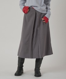 MUHET（ミュエータ）の「pinstripe tuck skirt / ピンストライプタックスカート（スカート）」
