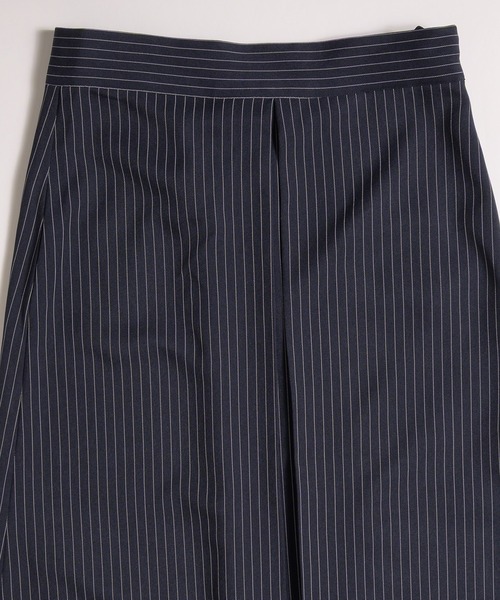 MUHET（ミュエータ）の「pinstripe tuck skirt / ピンストライプタックスカート（スカート・レディース・グレー/ネイビー・LARGE/MEDIUM）」の9枚目の写真