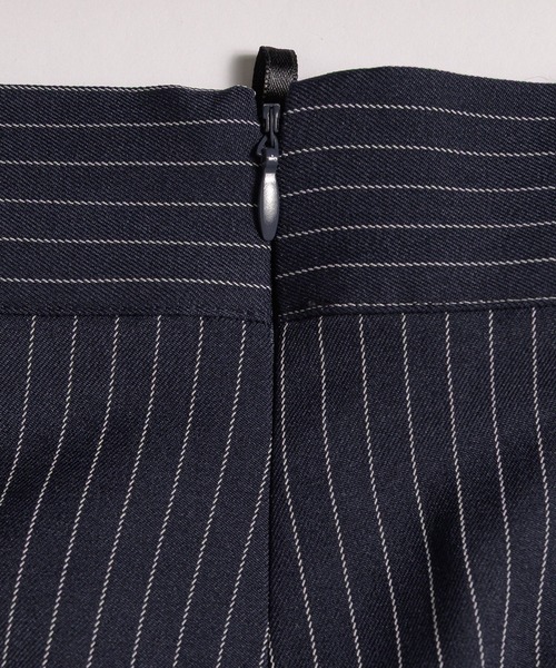 MUHET（ミュエータ）の「pinstripe tuck skirt / ピンストライプタックスカート（スカート・レディース・グレー/ネイビー・LARGE/MEDIUM）」の20枚目の写真
