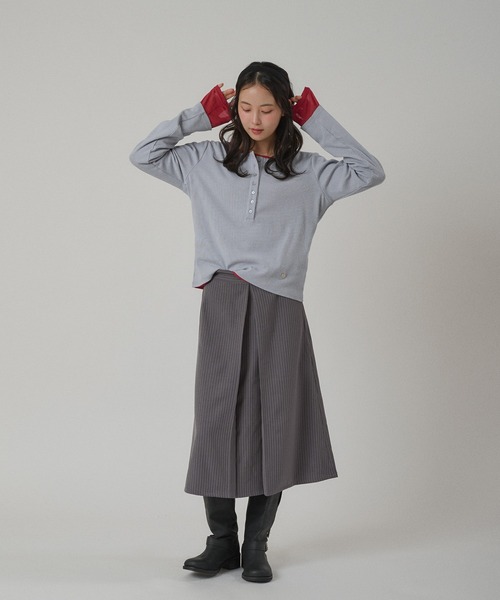 MUHET（ミュエータ）の「pinstripe tuck skirt / ピンストライプタックスカート（スカート・レディース・グレー/ネイビー・LARGE/MEDIUM）」の6枚目の写真