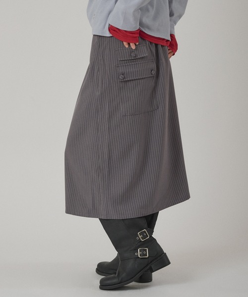 MUHET（ミュエータ）の「pinstripe tuck skirt / ピンストライプタックスカート（スカート・レディース・グレー/ネイビー・LARGE/MEDIUM）」の5枚目の写真