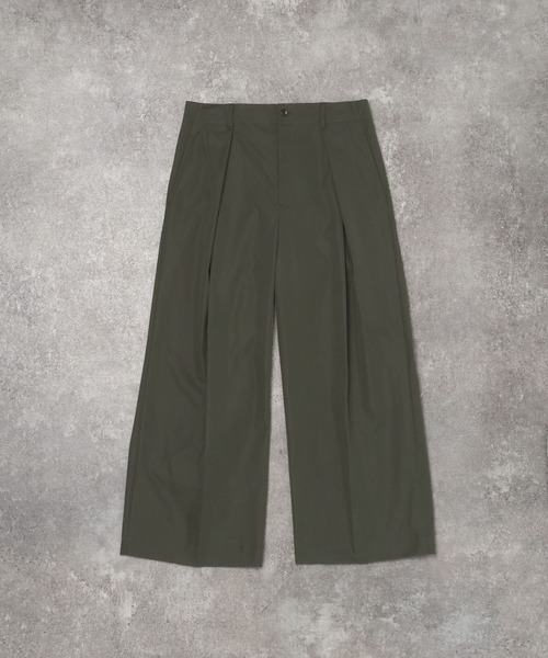 LAKOLE（ラコレ）の「【セットアップ可】3Dタックワイドパンツ / 648032（その他パンツ・メンズ・カーキ/ブラック・LARGE/MEDIUM）」の2枚目の写真