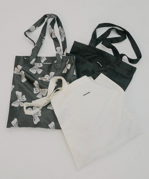 HONEY MI HONEY（ハニーミーハニー）の「ribbon jacquard tote bag（トートバッグ・レディース・チャコールグレー/オフホワイト/ブラック・FREE）」の4枚目の写真