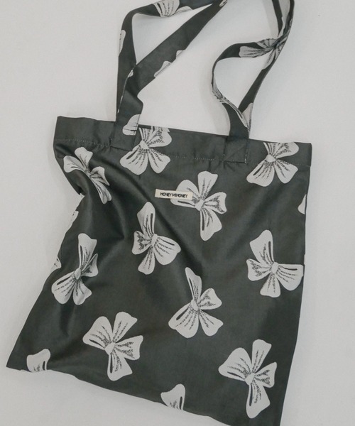 HONEY MI HONEY（ハニーミーハニー）の「ribbon jacquard tote bag（トートバッグ・レディース・チャコールグレー/オフホワイト/ブラック・FREE）」の6枚目の写真