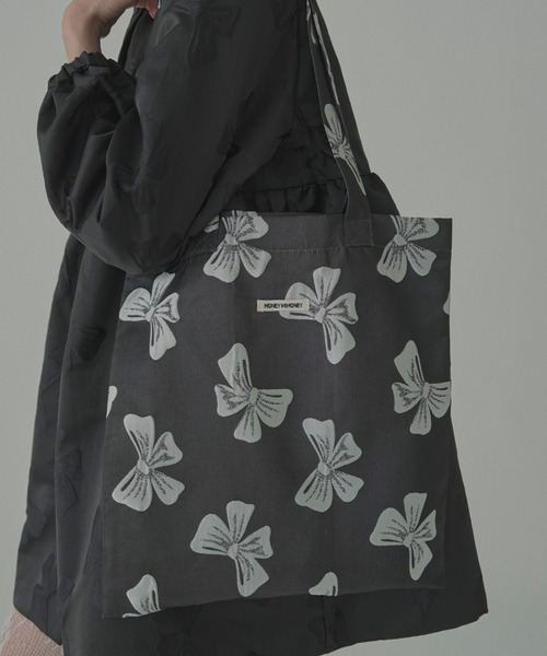 HONEY MI HONEY（ハニーミーハニー）の「ribbon jacquard tote bag（トートバッグ・レディース・チャコールグレー/オフホワイト/ブラック・FREE）」の10枚目の写真