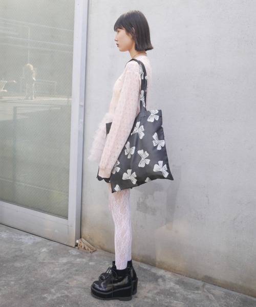 HONEY MI HONEY（ハニーミーハニー）の「ribbon jacquard tote bag（トートバッグ・レディース・チャコールグレー/オフホワイト/ブラック・FREE）」の9枚目の写真