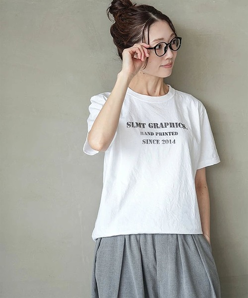 SOLAMONAT(ソラモナ)の「パフ天竺 裾リブベーシックプリントT ステンシルSLM(Tシャツ/カットソー・レディース・ブラック/ホワイト/杢グレー・FREE)」の2枚目の写真