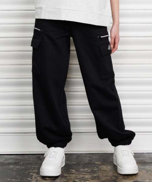 PINKHUNT(ピンクハント)の「PINKHUNT スウェットカーゴロングパンツ 1438K(その他パンツ・キッズ・ブラック/ホワイト/アッシュグレー・130cm/140cm/120cm/150cm/160cm)」の3枚目の写真