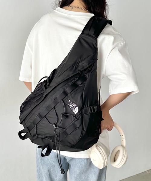 THE NORTH FACE(ザノースフェイス)の「【国内未発売】THE NORTH FACE(ザ・ノースフェイス)/軽量 A4 PC収納可 ボディバッグ ワンショルダーバッグ エレクトロン スリングバッグ/ELECTRON SLING BAG(ショルダーバッグ・レディース・ブラック/ダークグレー・FREE)」の8枚目の写真