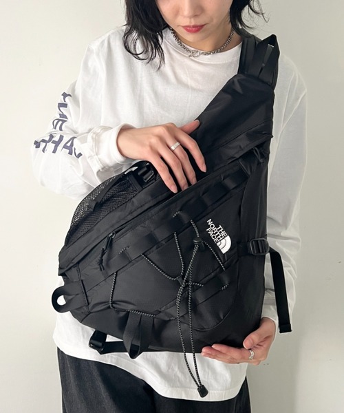 THE NORTH FACE(ザノースフェイス)の「【国内未発売】THE NORTH FACE(ザ・ノースフェイス)/軽量 A4 PC収納可 ボディバッグ ワンショルダーバッグ エレクトロン スリングバッグ/ELECTRON SLING BAG(ショルダーバッグ・レディース・ブラック/ダークグレー・FREE)」の19枚目の写真