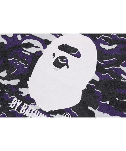 A BATHING APE(アベイシングエイプ)の「GLITCH WOODLAND CAMO BY BATHING APE CREWNECK SWEATSHIRT(スウェット・レディース・パープル/ピンク・SMALL/MEDIUM)」の5枚目の写真
