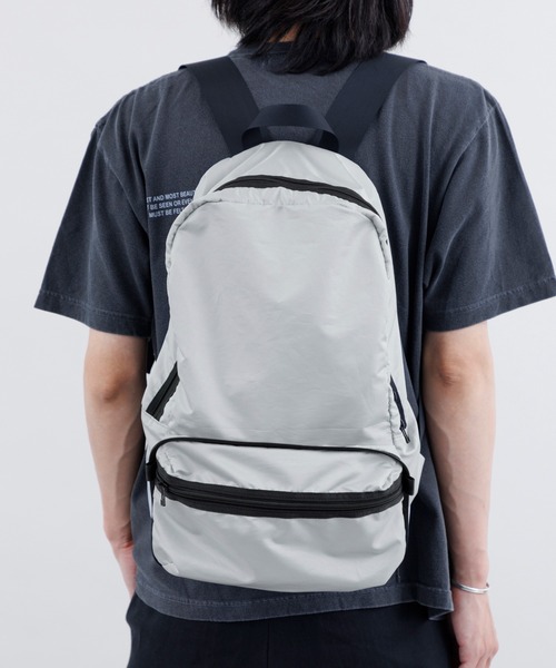 kuros'（クロス）の「【kuros’オリジナル】ダイヤリップパッカブルリュック　折り畳み収納可　日本製（バックパック/リュック・レディース・ブラック/グレー・FREE）」の15枚目の写真