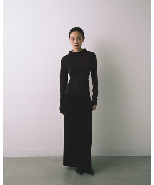 kiehtova（キエトヴァ）の「【kiehtova】BACK SLIT TOPS/バックスリットトップス（Tシャツ/カットソー・レディース・ベージュ/ダークパープル/ブラック・FREE）」の8枚目の写真