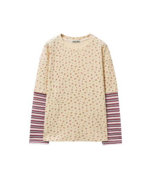 YAHNSISI(ヤーンシシ)の「フラワーワッフルオーバーサイズロングスリーブ - レッド(Tシャツ/カットソー・レディース・その他・FREE)」の3枚目の写真