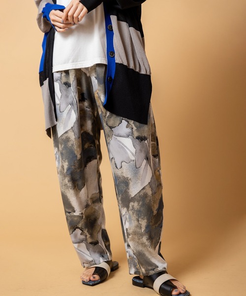 OSMOSIS(オズモーシス)の「プリントタックパンツ(その他パンツ・レディース・ブラウン/グレー/ピンク・ONE SIZE)」の21枚目の写真