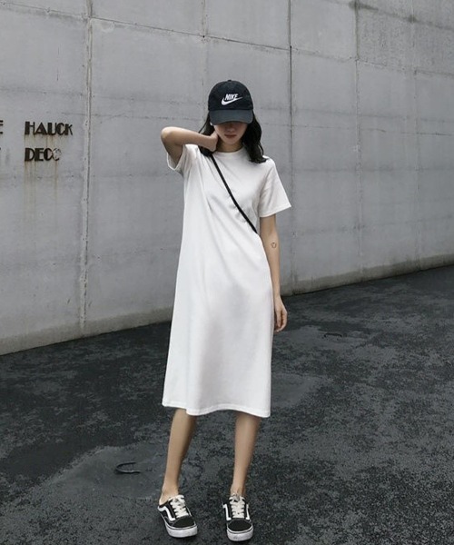 SallyLunn(サリーラン)の「着回し抜群ロングTシャツワンピース(ワンピース・レディース・イエロー/ホワイト・MEDIUM/LARGE)」の1枚目の写真