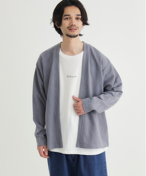 Right-on(ライトオン)の「PLUS ONE(プラスワン)ジャガード長袖カーディガンロゴプリントTシャツセット(カーディガン/ボレロ・メンズ・ベージュ/ダークグレー/サックスブルー・S/L/XL/M)」の3枚目の写真