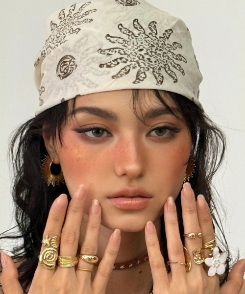 VIBGYOR（ヴィブジョー）の「【LAMPOON】太陽スカーフ（バンダナ/スカーフ・レディース・カーキ/ベージュ・FREE）」の5枚目の写真