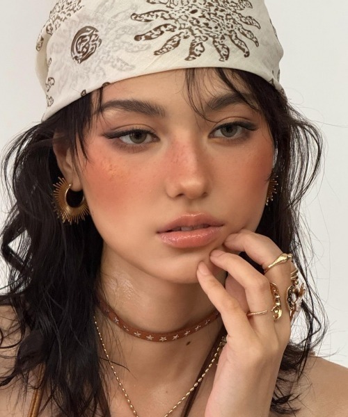 VIBGYOR（ヴィブジョー）の「【LAMPOON】太陽スカーフ（バンダナ/スカーフ・レディース・カーキ/ベージュ・FREE）」の6枚目の写真