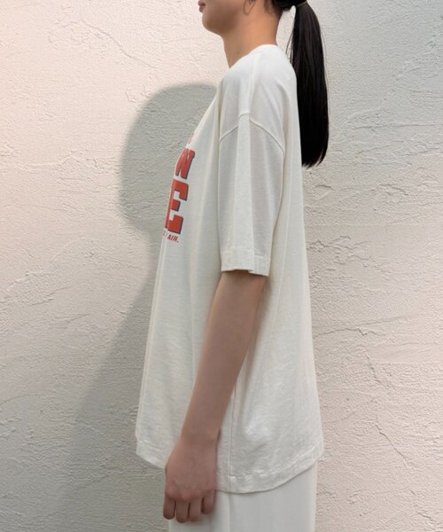 LOUNGEDRESS(ラウンジドレス)の「ロゴプリントTシャツ(Tシャツ/カットソー・レディース・アイボリー・FREE)」の13枚目の写真