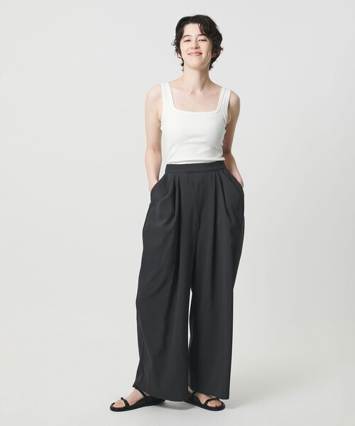 MARW UNITED ARROWS（マルゥ ユナイテッドアローズ）の「＜MARW UNITED ARROWS＞デザイン タック パンツ UVカット・撥水（その他パンツ・レディース・ホワイト/ブラック・36/38）」の4枚目の写真