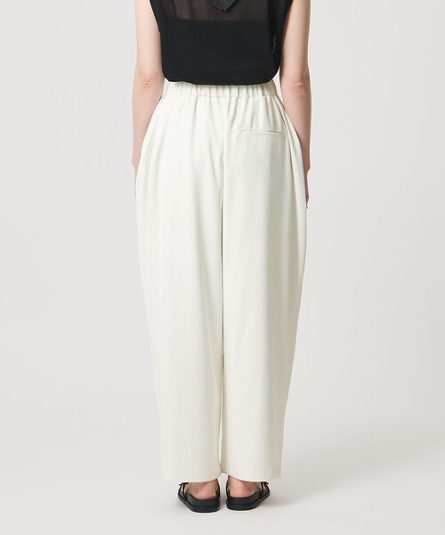 MARW UNITED ARROWS（マルゥ ユナイテッドアローズ）の「＜MARW UNITED ARROWS＞デザイン タック パンツ UVカット・撥水（その他パンツ・レディース・ホワイト/ブラック・36/38）」の7枚目の写真