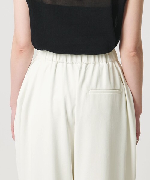 MARW UNITED ARROWS（マルゥ ユナイテッドアローズ）の「＜MARW UNITED ARROWS＞デザイン タック パンツ UVカット・撥水（その他パンツ・レディース・ホワイト/ブラック・36/38）」の8枚目の写真