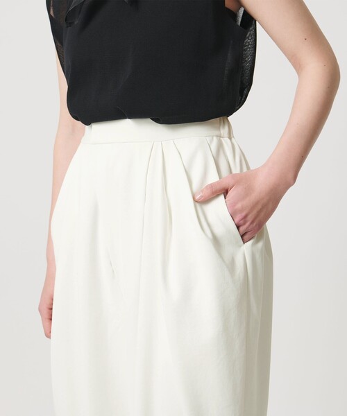 MARW UNITED ARROWS（マルゥ ユナイテッドアローズ）の「＜MARW UNITED ARROWS＞デザイン タック パンツ UVカット・撥水（その他パンツ・レディース・ホワイト/ブラック・36/38）」の10枚目の写真