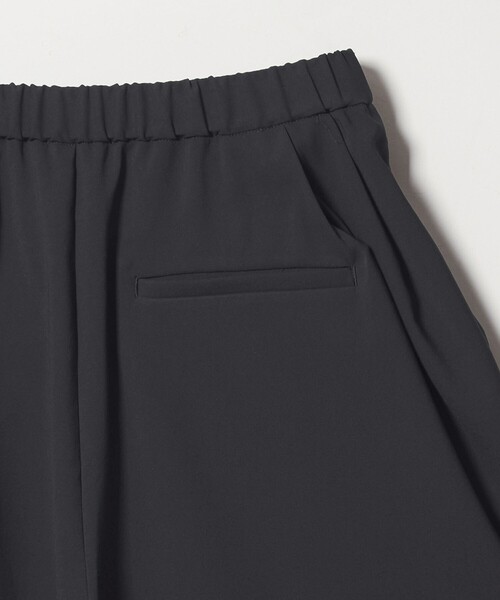 MARW UNITED ARROWS（マルゥ ユナイテッドアローズ）の「＜MARW UNITED ARROWS＞デザイン タック パンツ UVカット・撥水（その他パンツ・レディース・ホワイト/ブラック・36/38）」の17枚目の写真