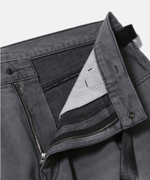 MOIF（モイフ）の「[SS26] WIDE 6P BELTED DENIM PANTS / BLEACHED BLACK（デニムパンツ・メンズ・その他・1(S)/2(M)/3(L)）」の7枚目の写真