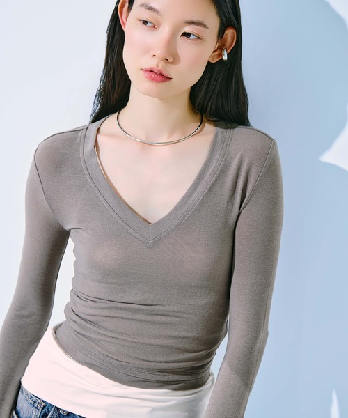 kiehtova(キエトヴァ)の「【kiehtova】CLEAN SILHOUETTE VTOPS/クリーン シルエット ブイトップス KTWR65(Tシャツ/カットソー・レディース・ブラック/アイボリー/アッシュグレー・FREE)」の3枚目の写真