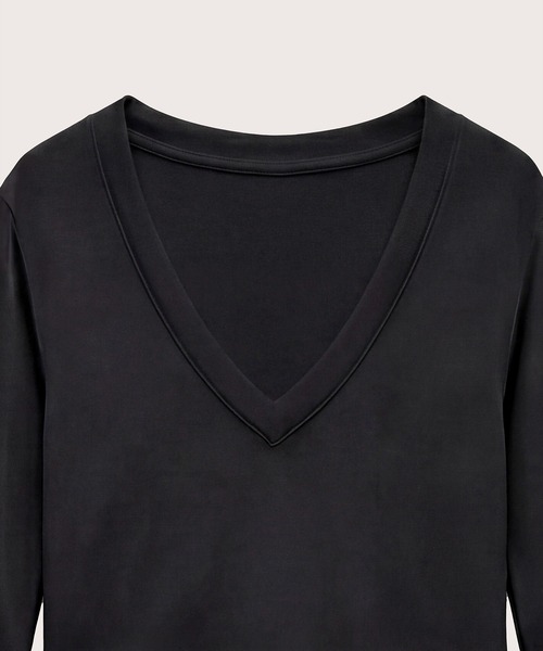 kiehtova(キエトヴァ)の「【kiehtova】CLEAN SILHOUETTE VTOPS/クリーン シルエット ブイトップス KTWR65(Tシャツ/カットソー・レディース・ブラック/アイボリー/アッシュグレー・FREE)」の4枚目の写真