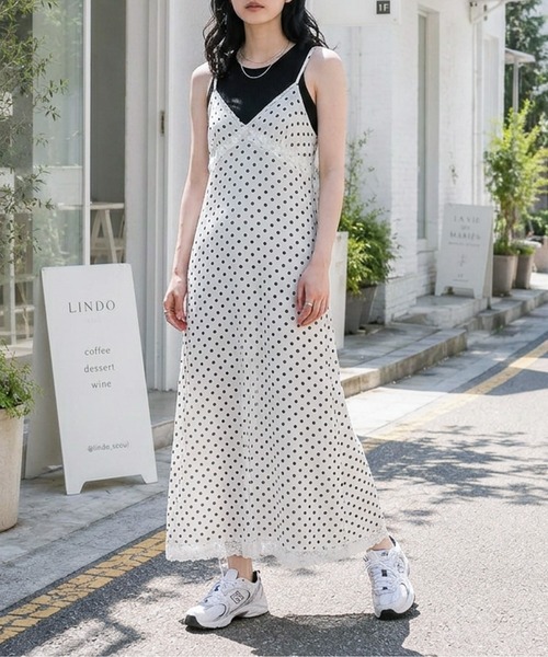 AMELY（エミリー）の「ドット柄キャミソールワンピース（ワンピース・レディース・ホワイト/ブラック・フリー）」の4枚目の写真