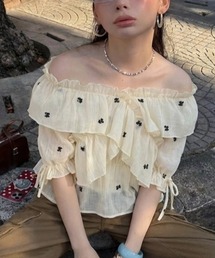 シア-花柄刺繍フリルブラウス