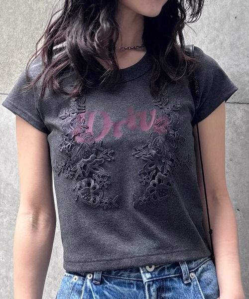 Ameri（アメリ）の「26AW LACE DOCKING CONCEPT COMPACT TEE（Tシャツ/カットソー・レディース・グリーン/スミクロ/ブラウン/ホワイト・FREE）」の7枚目の写真