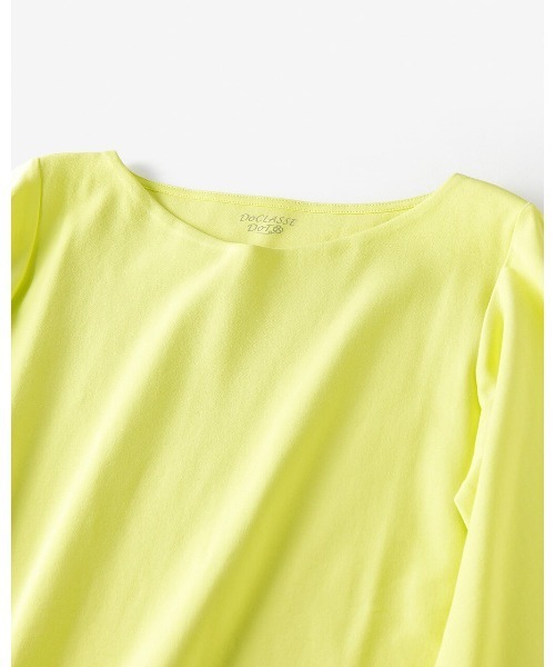 DoCLASSE( ドゥクラッセ)の「浅Vネック/ベルスリーブ・ドゥクラッセTシャツ(Tシャツ/カットソー・レディース・イエロー/ダークネイビー/ホワイト/ブルー/グリーン・L/M/S/LL)」の11枚目の写真