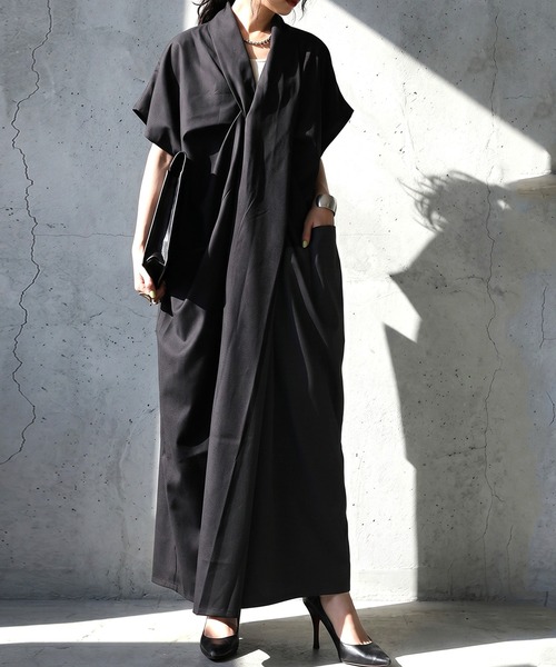 antiqua（アンティカ）の「アシンメトリー ツイスト レイヤード ワンピース（ワンピース・レディース・ブラック/グレー・ONESIZE）」の2枚目の写真